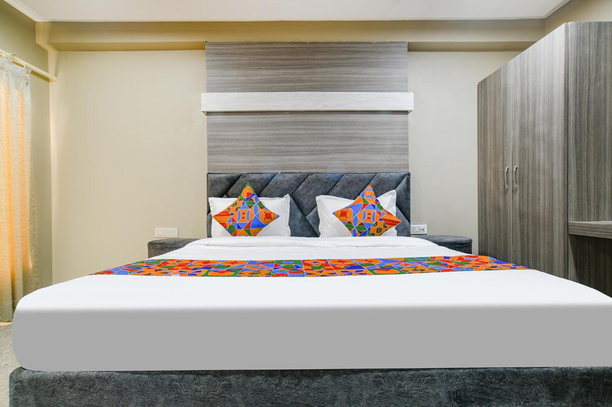 Fabhotel Classic Inn Индаур Экстерьер фото